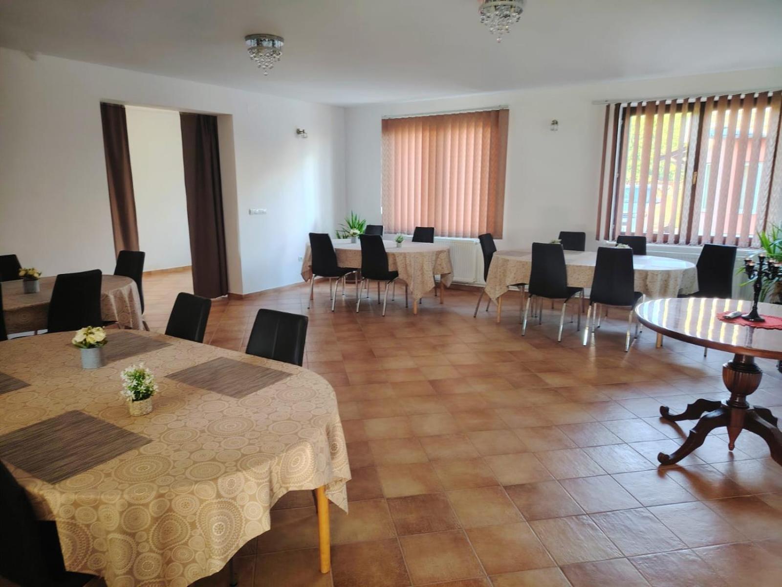 Pensiunea Floro Întorsura Buzăului エクステリア 写真
